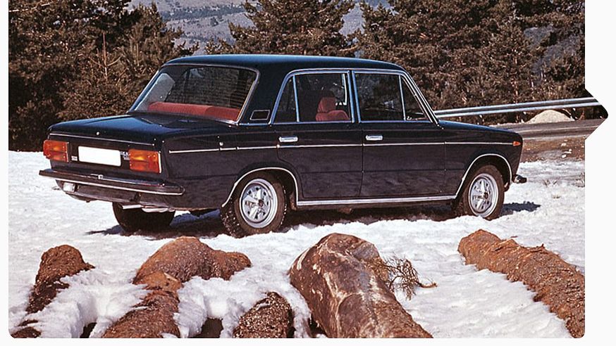 SEAT veterán modell havas tájon