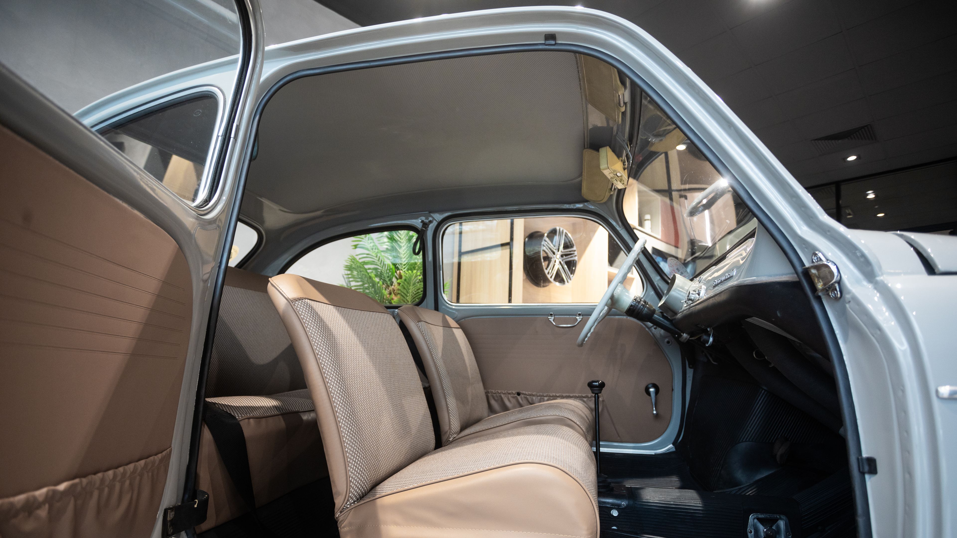 SEAT veterán modell első utastere