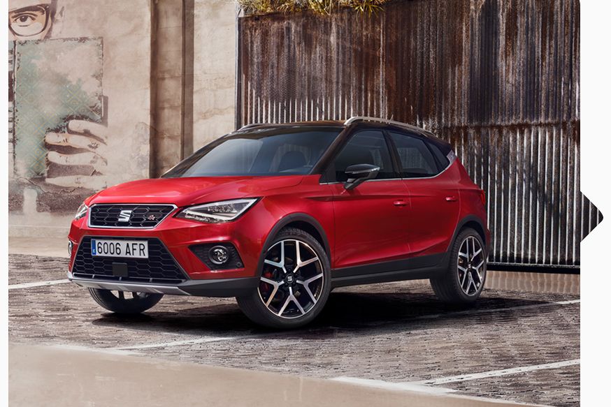 SEAT Arona 2017 üres parkolóban