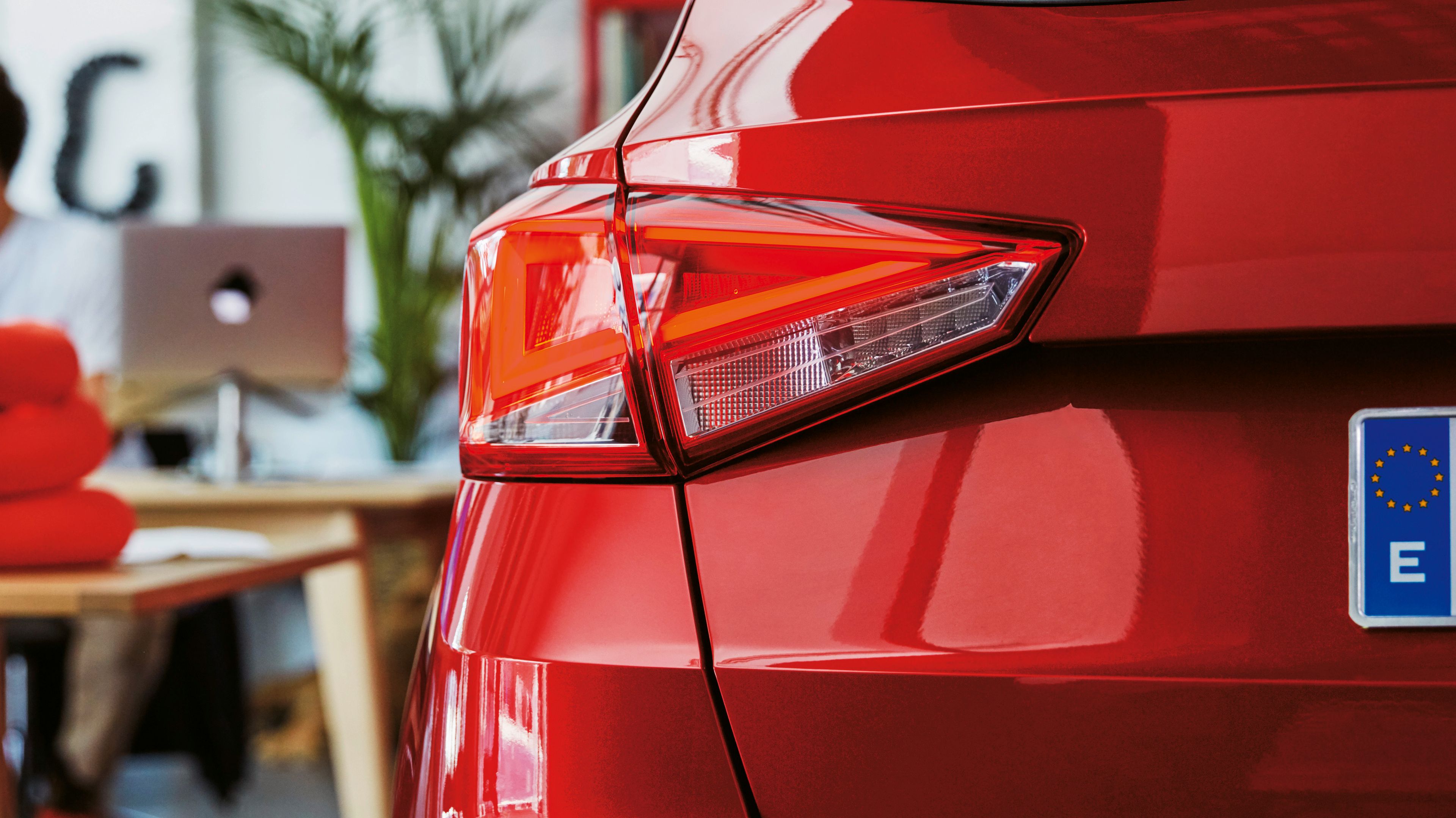 SEAT Arona egy irodában