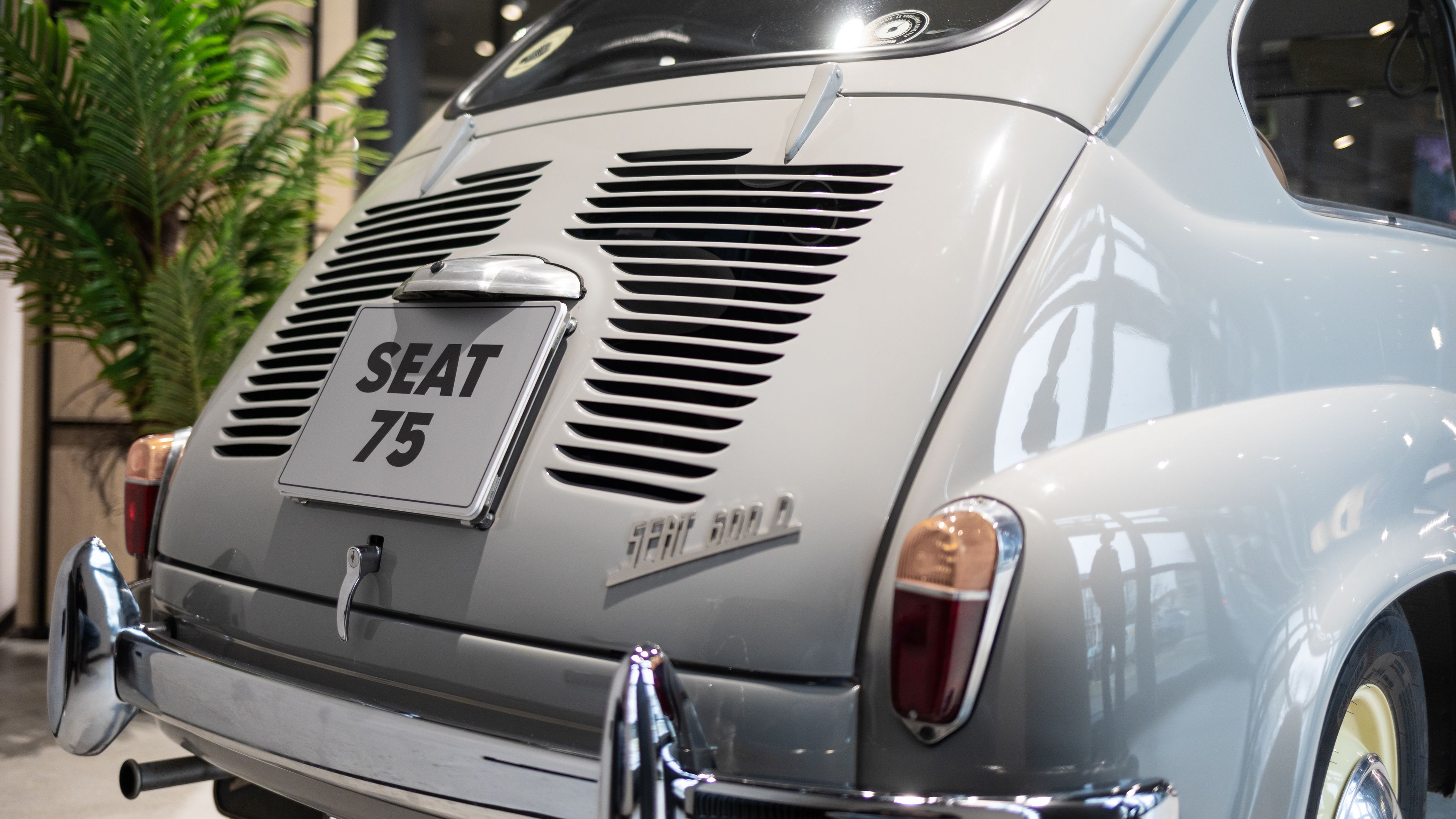 SEAT Veterán modell hátulról